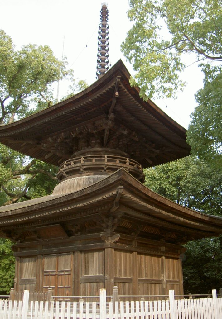 知立市 知立神社多宝塔