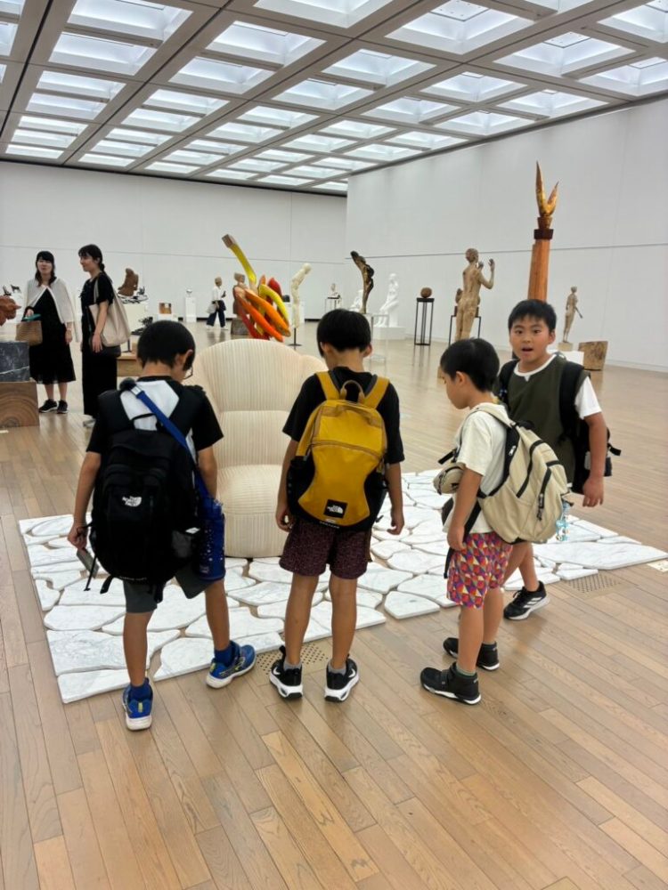 NIJINアカデミー越谷校の美術館での課外活動