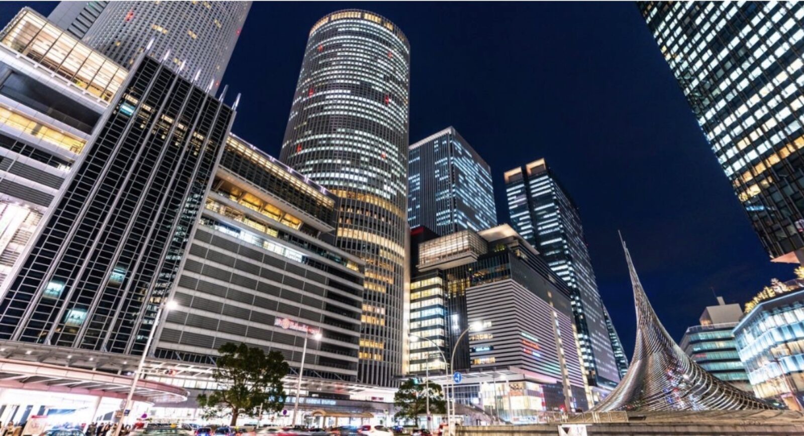名古屋駅周辺の駅前風景
