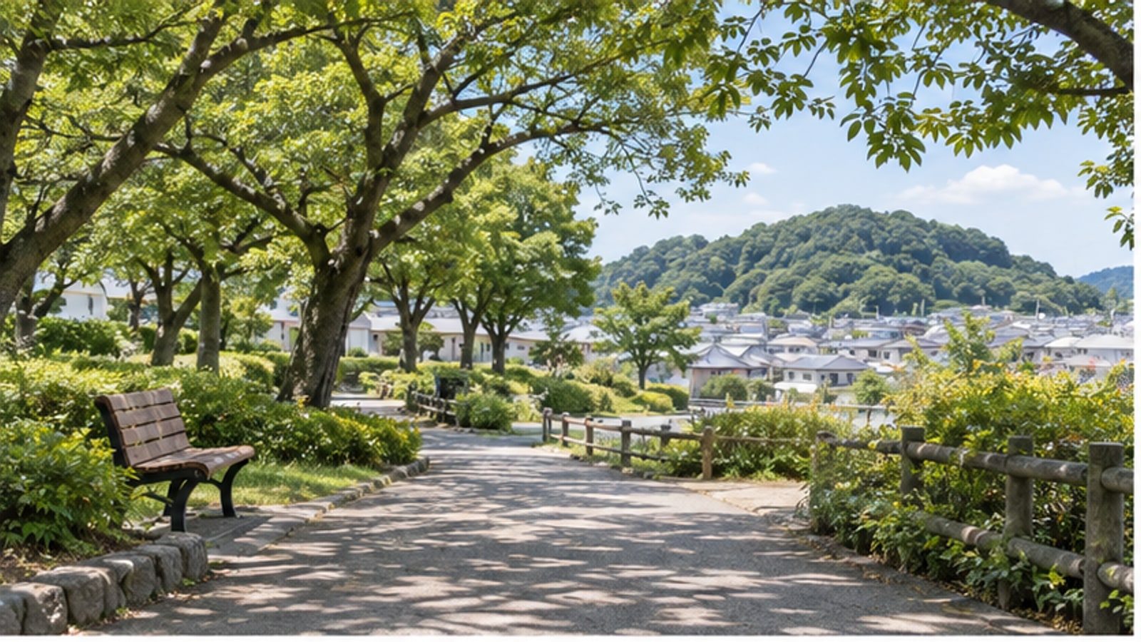 藤井寺市の木陰が続く緑豊かな公園