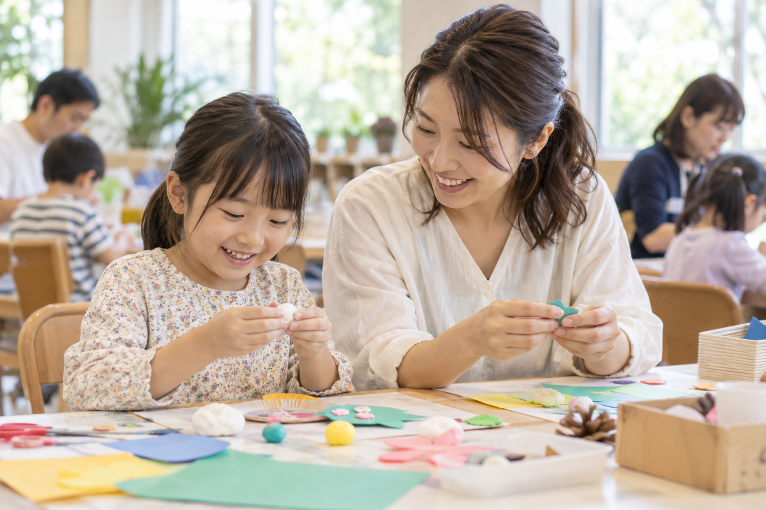 親子で工作を楽しむ日本人の子どもと保護者の生成イメージ。富士吉田市の実際の講座や参加者を撮影した写真ではありません。