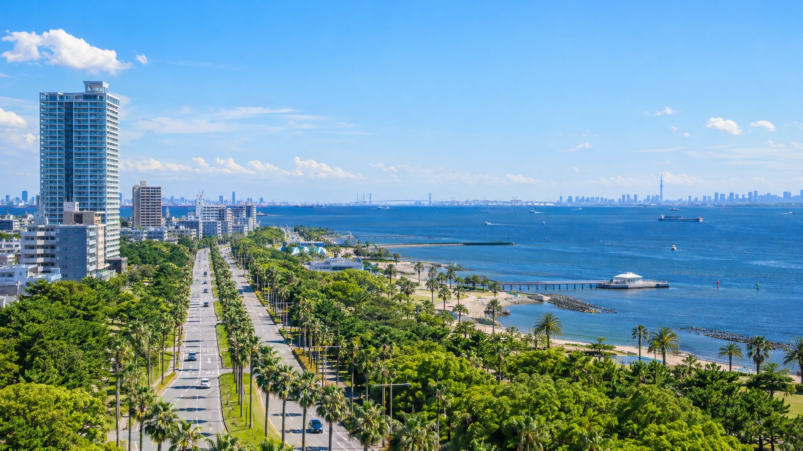 木更津市をイメージした緑の海浜公園と湾岸の風景