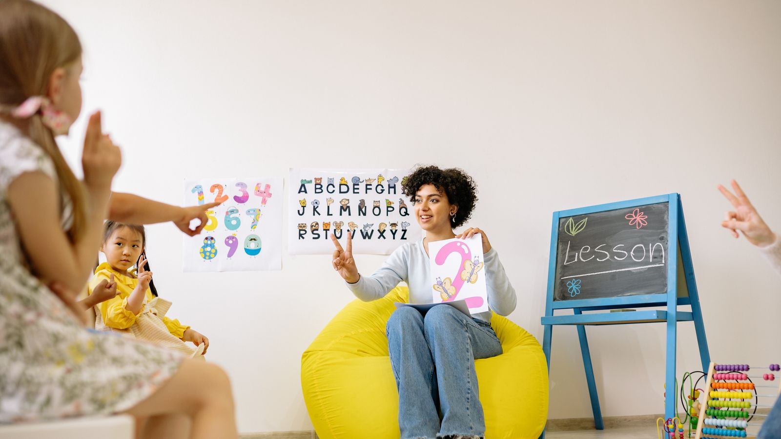 英語で学ぶ子どもたち